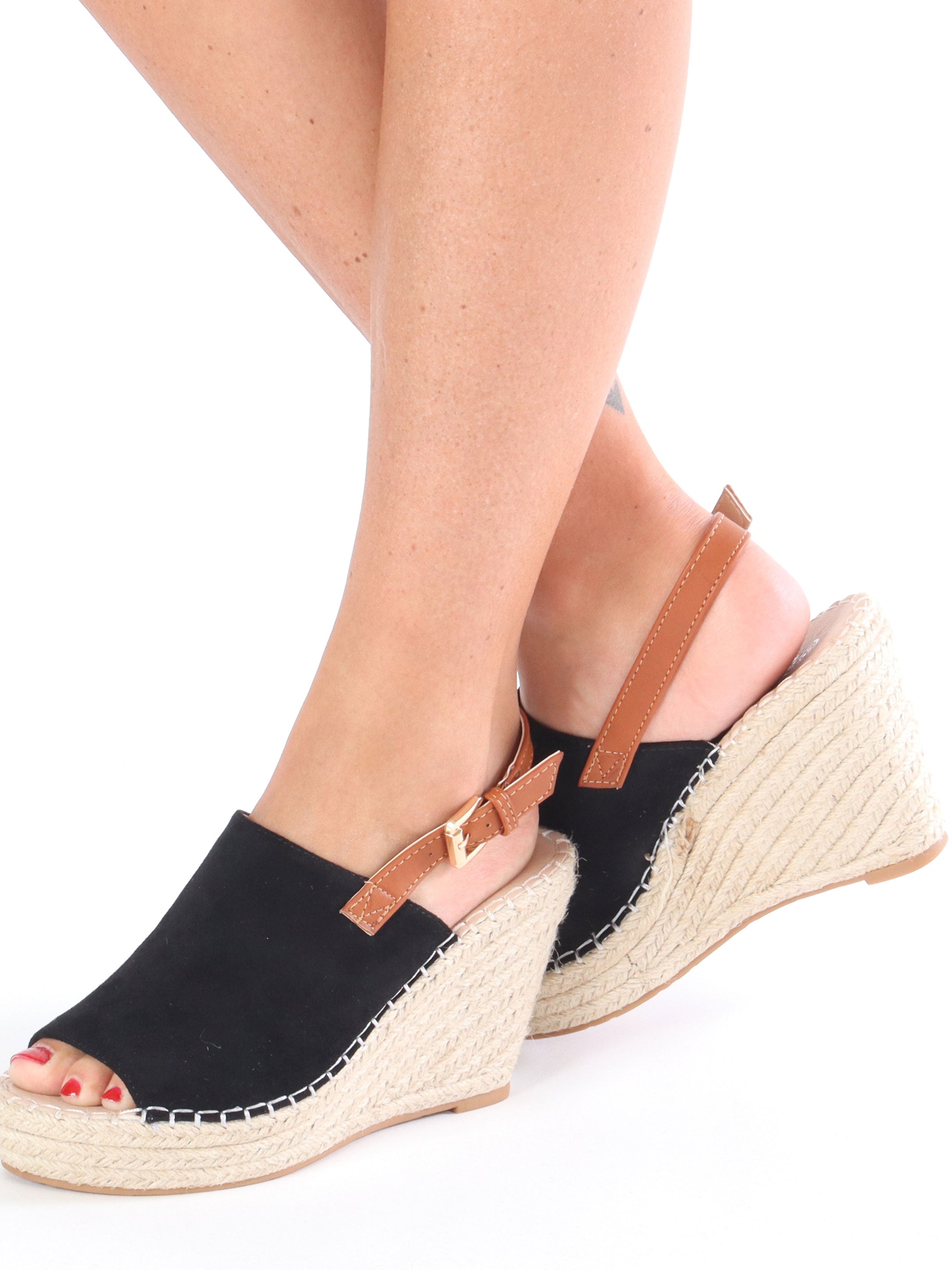 Blanca - Sort sandal i ruskindslook med kilehæl